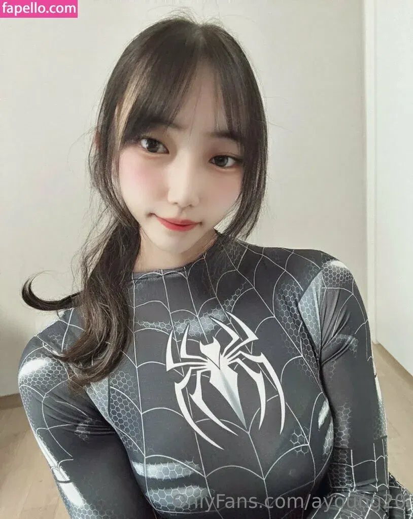 ayoung20 Onlyfans Photo Gallery 