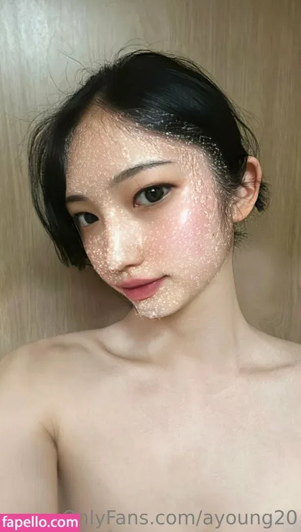 ayoung20 Onlyfans Photo Gallery 