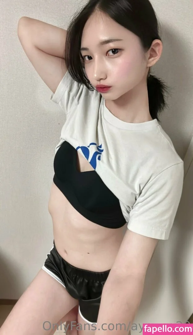 ayoung20 Onlyfans Photo Gallery 
