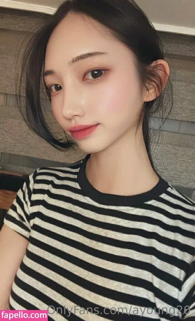 ayoung20 Onlyfans Photo Gallery 