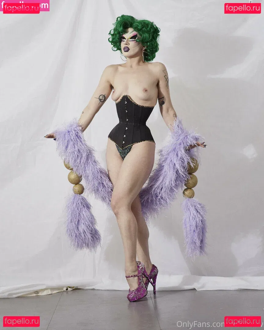 lolobrow Onlyfans Photo Gallery 