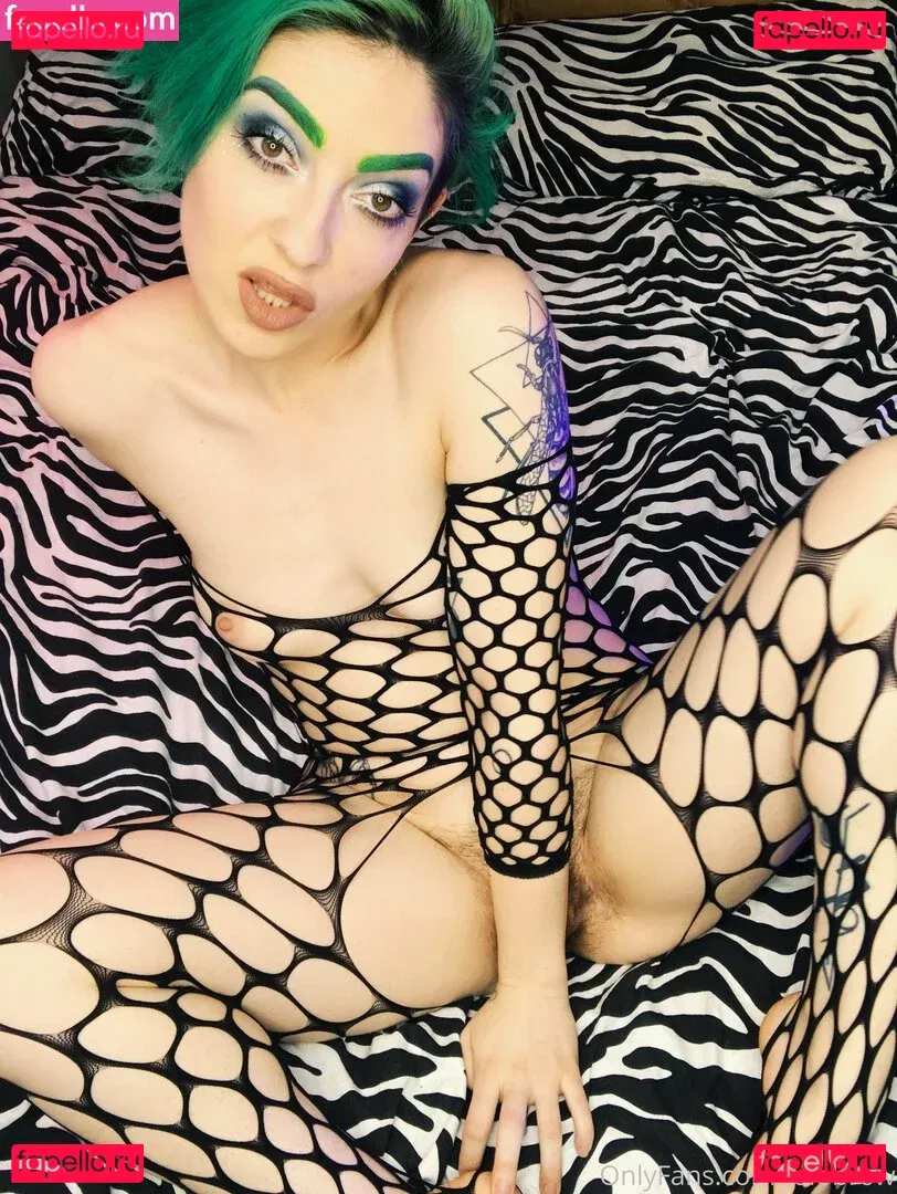 lolobrow Onlyfans Photo Gallery 