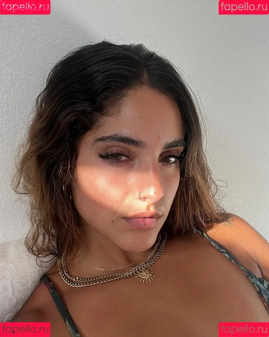 Isabella Ladera Onlyfans Photo Gallery 
