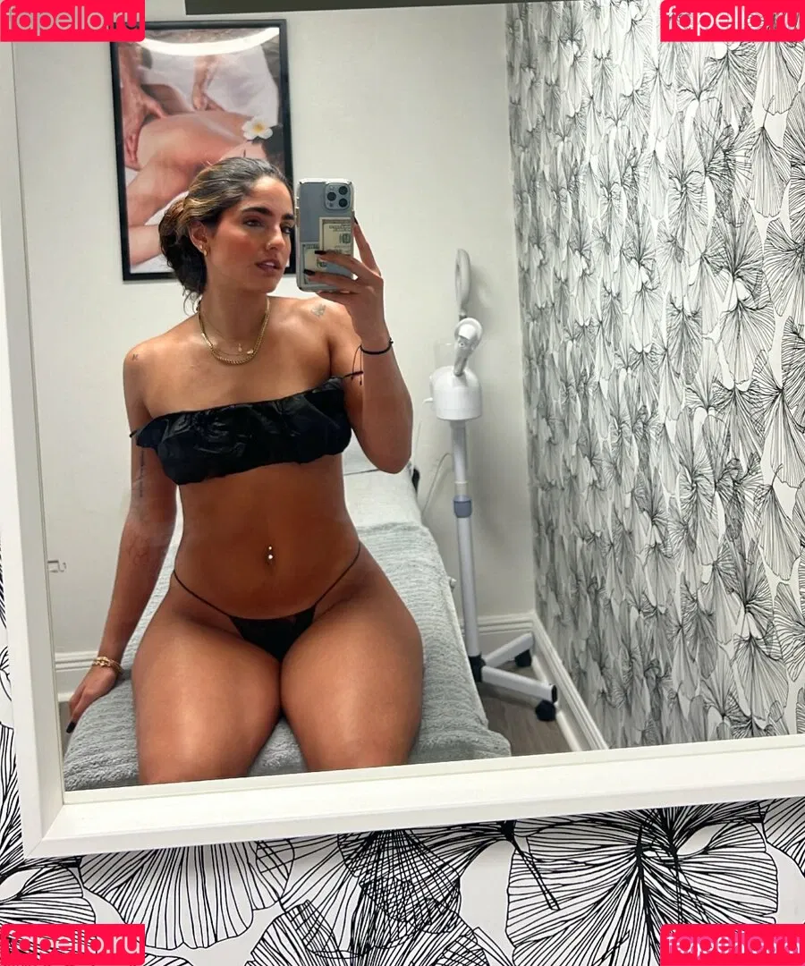Isabella Ladera Onlyfans Photo Gallery 