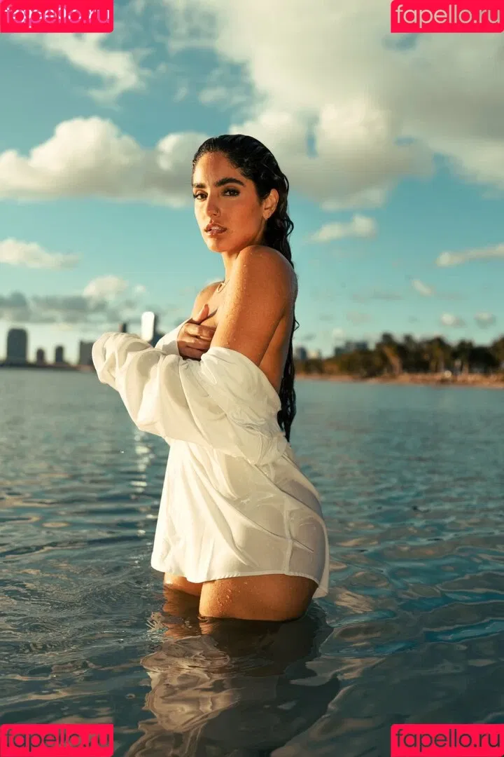 Isabella Ladera Onlyfans Photo Gallery 