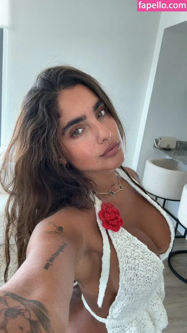 Isabella Ladera Onlyfans Photo Gallery 