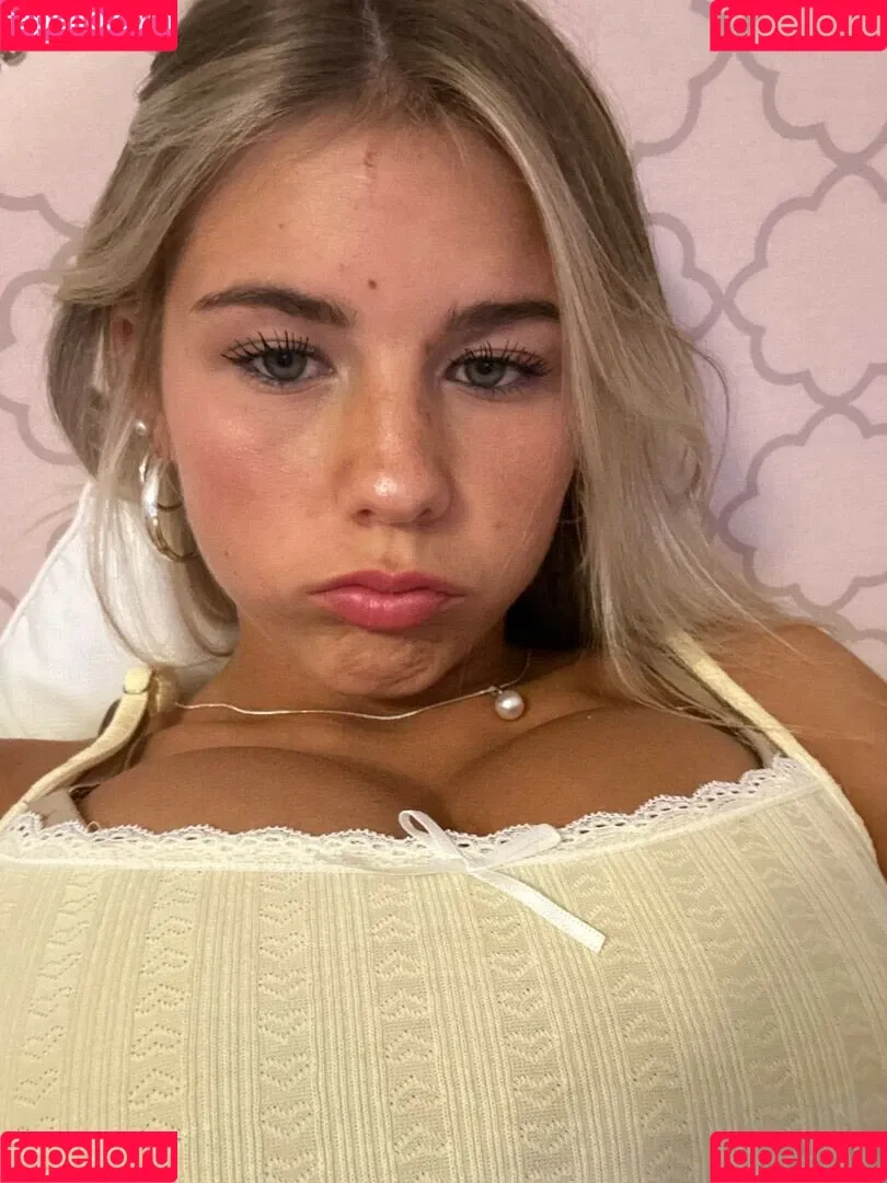 ari_booooooooooo Onlyfans Photo Gallery 