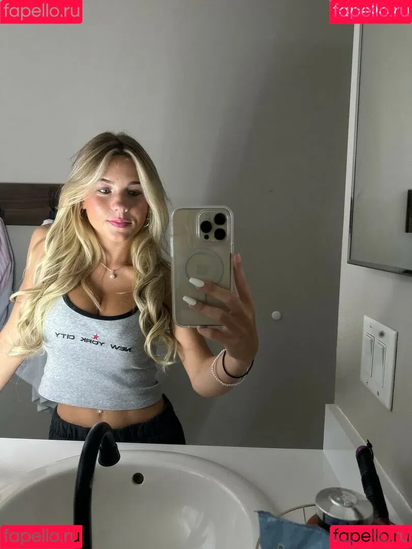 ari_booooooooooo Onlyfans Photo Gallery 