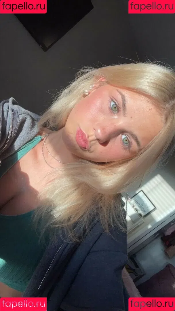 ari_booooooooooo Onlyfans Photo Gallery 