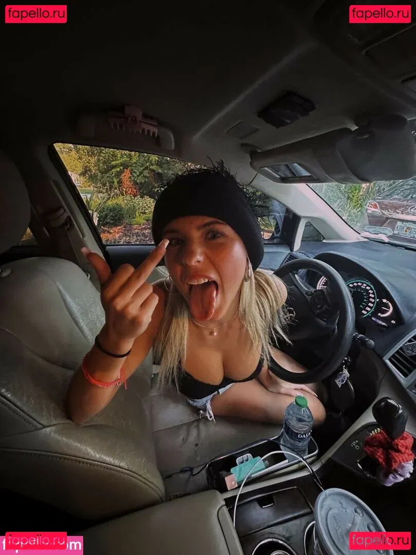 ari_booooooooooo Onlyfans Photo Gallery 