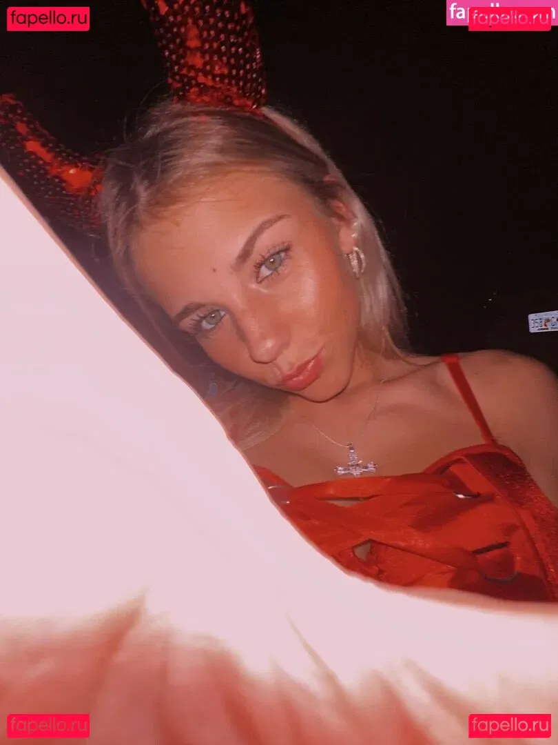 ari_booooooooooo Onlyfans Photo Gallery 