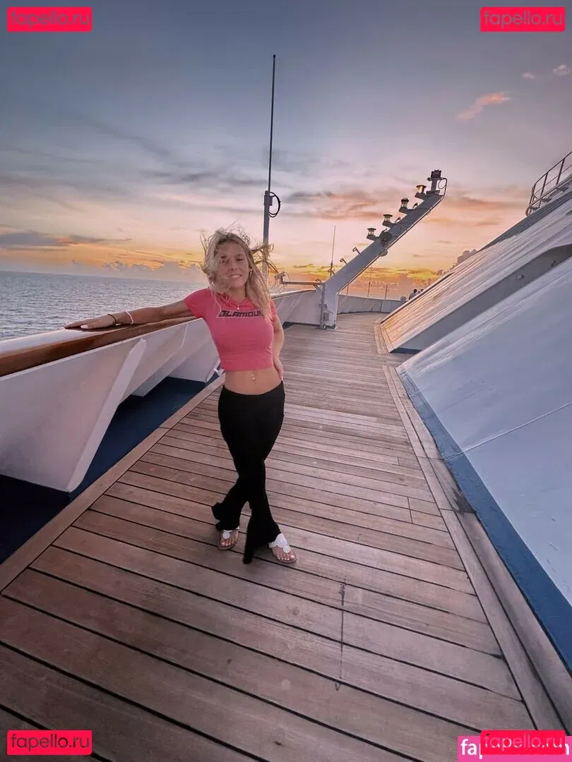 ari_booooooooooo Onlyfans Photo Gallery 