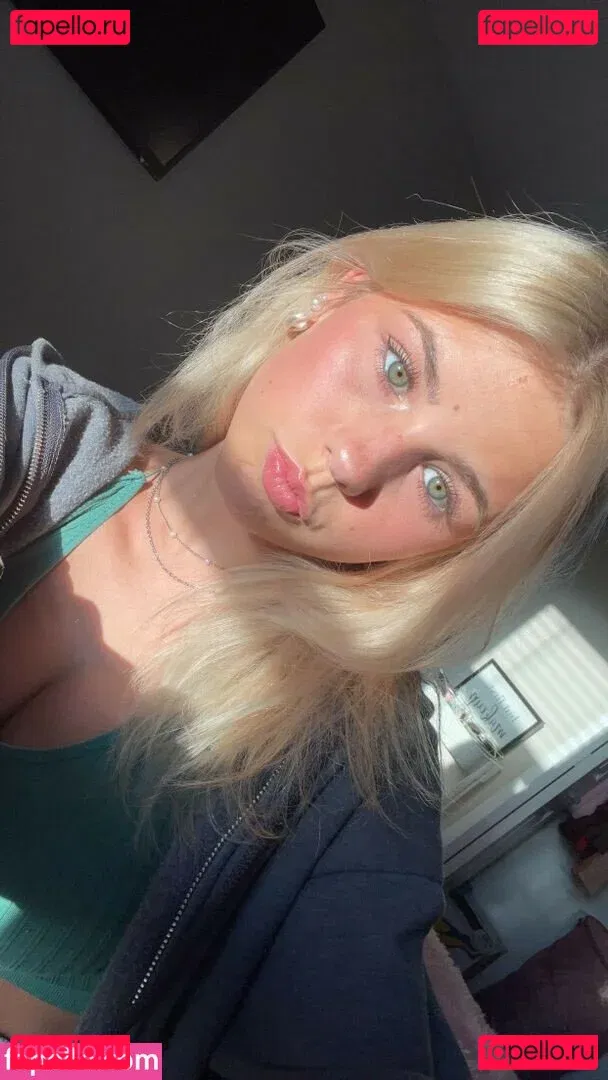 ari_booooooooooo Onlyfans Photo Gallery 