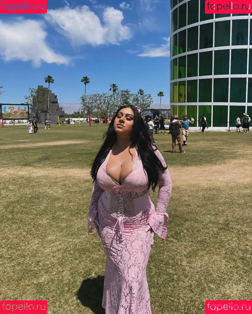 Dulce Castaneda Onlyfans Photo Gallery 