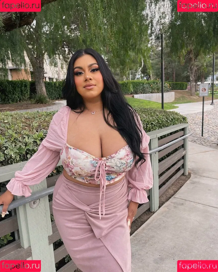 Dulce Castaneda Onlyfans Photo Gallery 