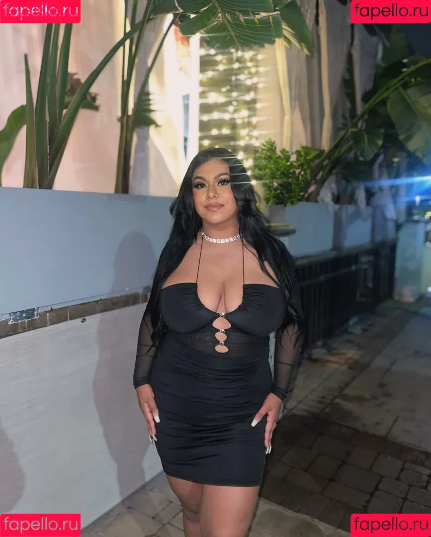 Dulce Castaneda Onlyfans Photo Gallery 