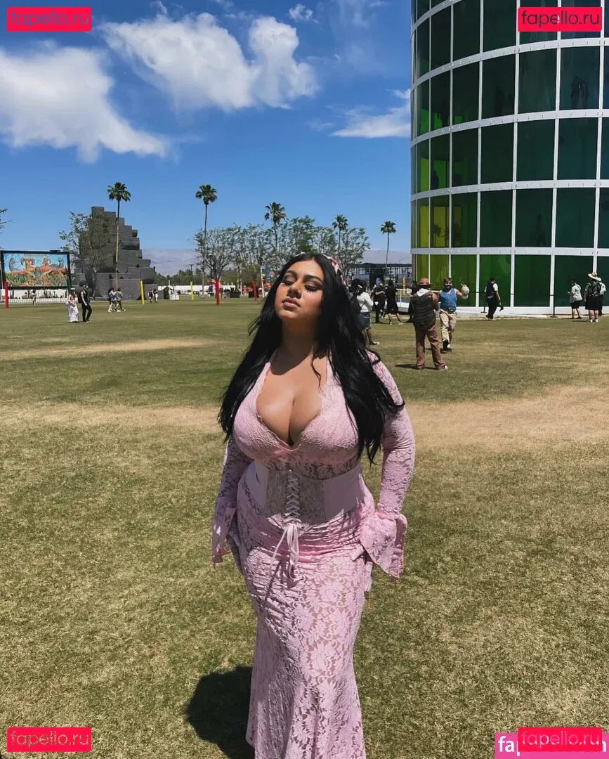 Dulce Castaneda Onlyfans Photo Gallery 