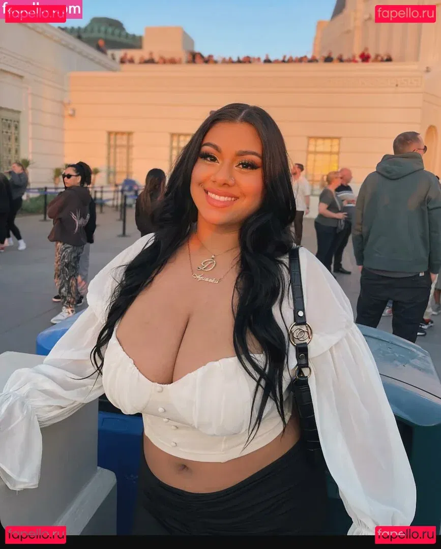 Dulce Castaneda Onlyfans Photo Gallery 