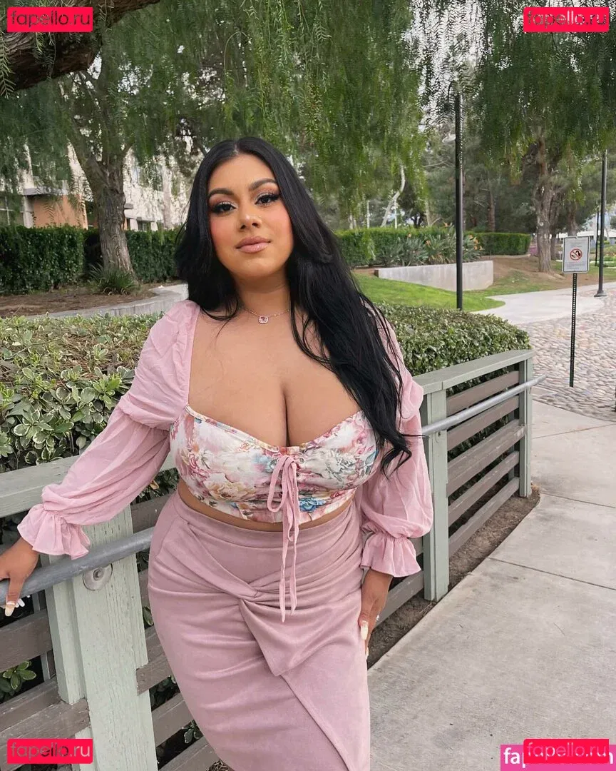 Dulce Castaneda Onlyfans Photo Gallery 