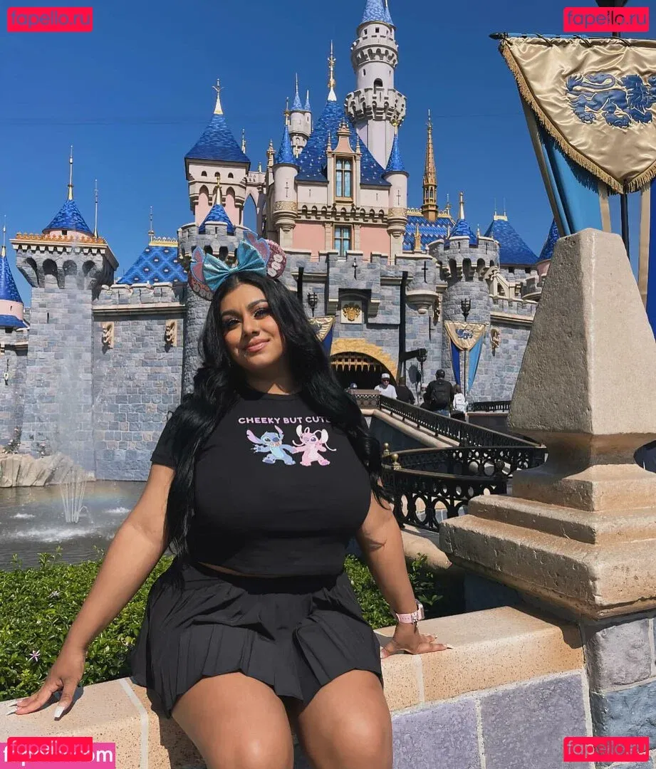 Dulce Castaneda Onlyfans Photo Gallery 