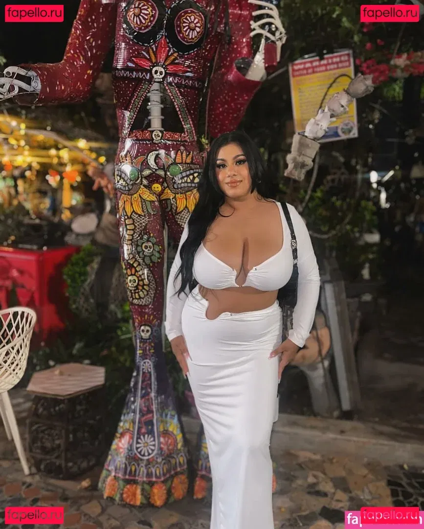 Dulce Castaneda Onlyfans Photo Gallery 