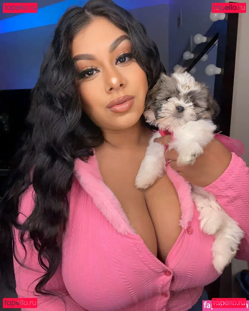 Dulce Castaneda Onlyfans Photo Gallery 