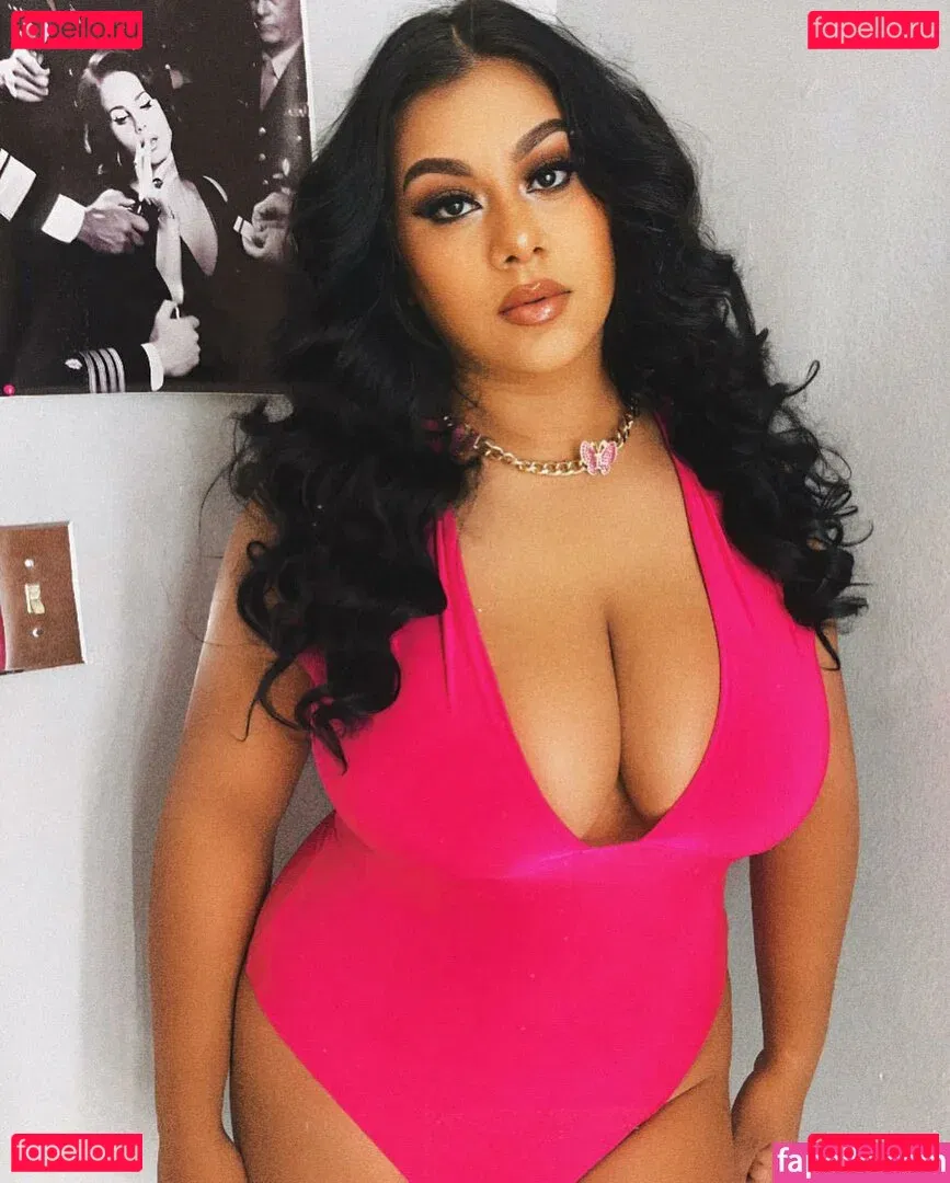 Dulce Castaneda Onlyfans Photo Gallery 