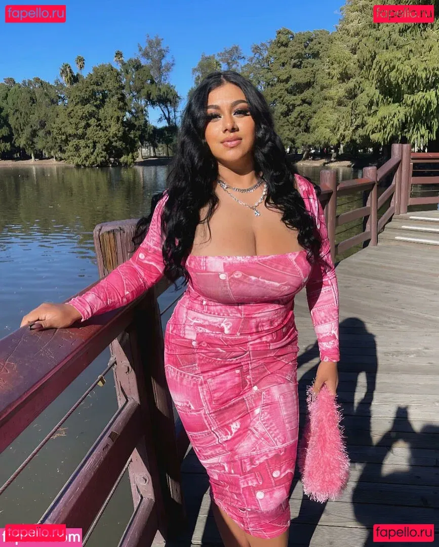 Dulce Castaneda Onlyfans Photo Gallery 