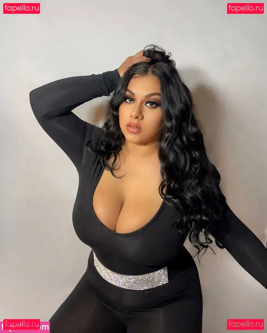 Dulce Castaneda Onlyfans Photo Gallery 