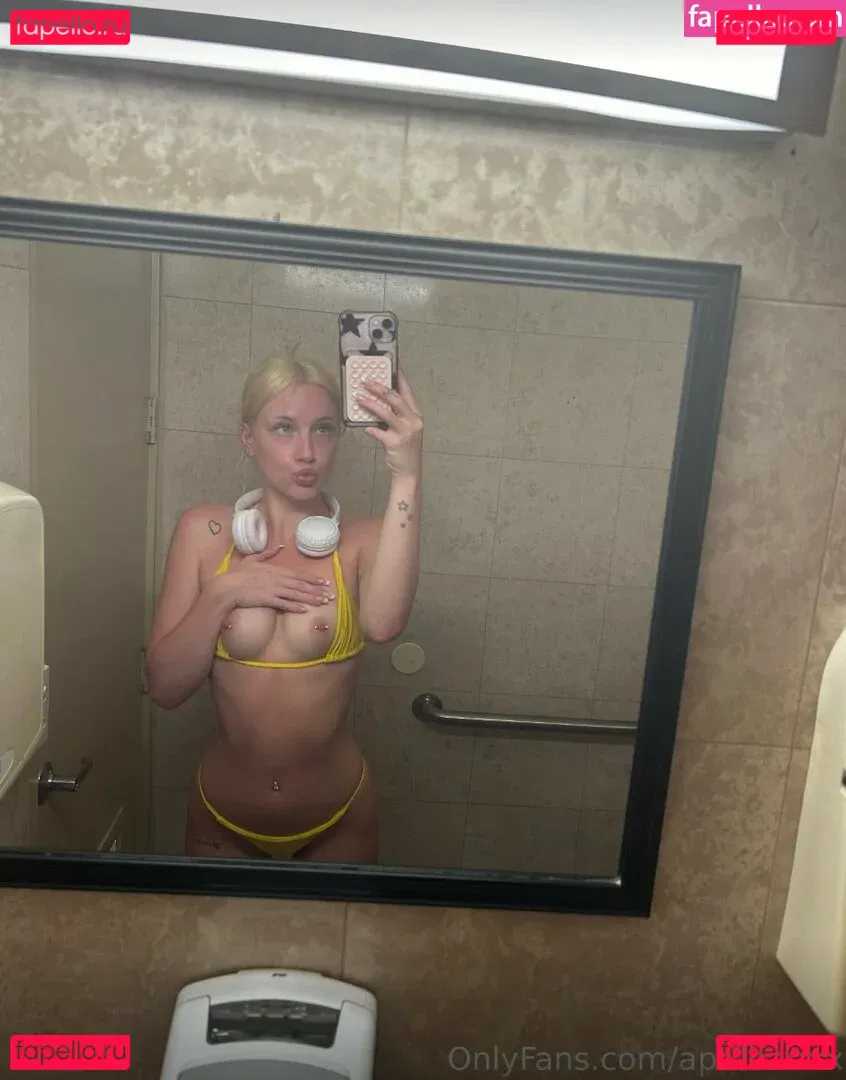 Aprilbanxx Onlyfans Photo Gallery 