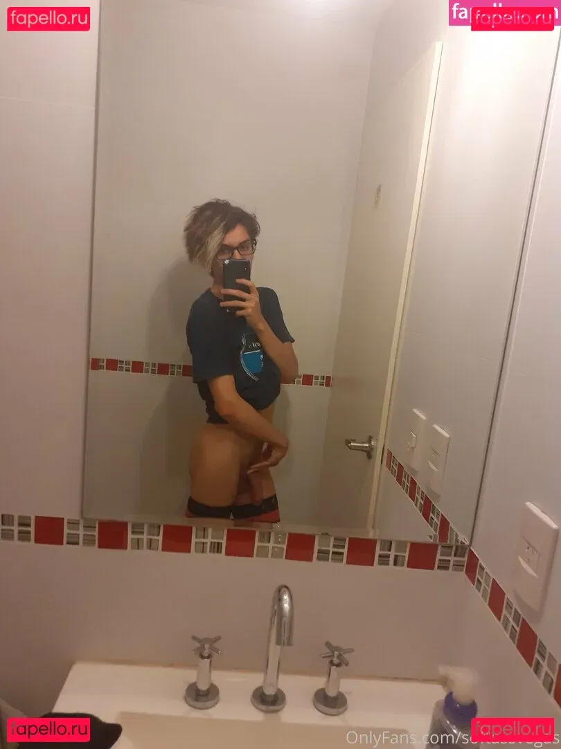 gayasslawren Onlyfans Photo Gallery 