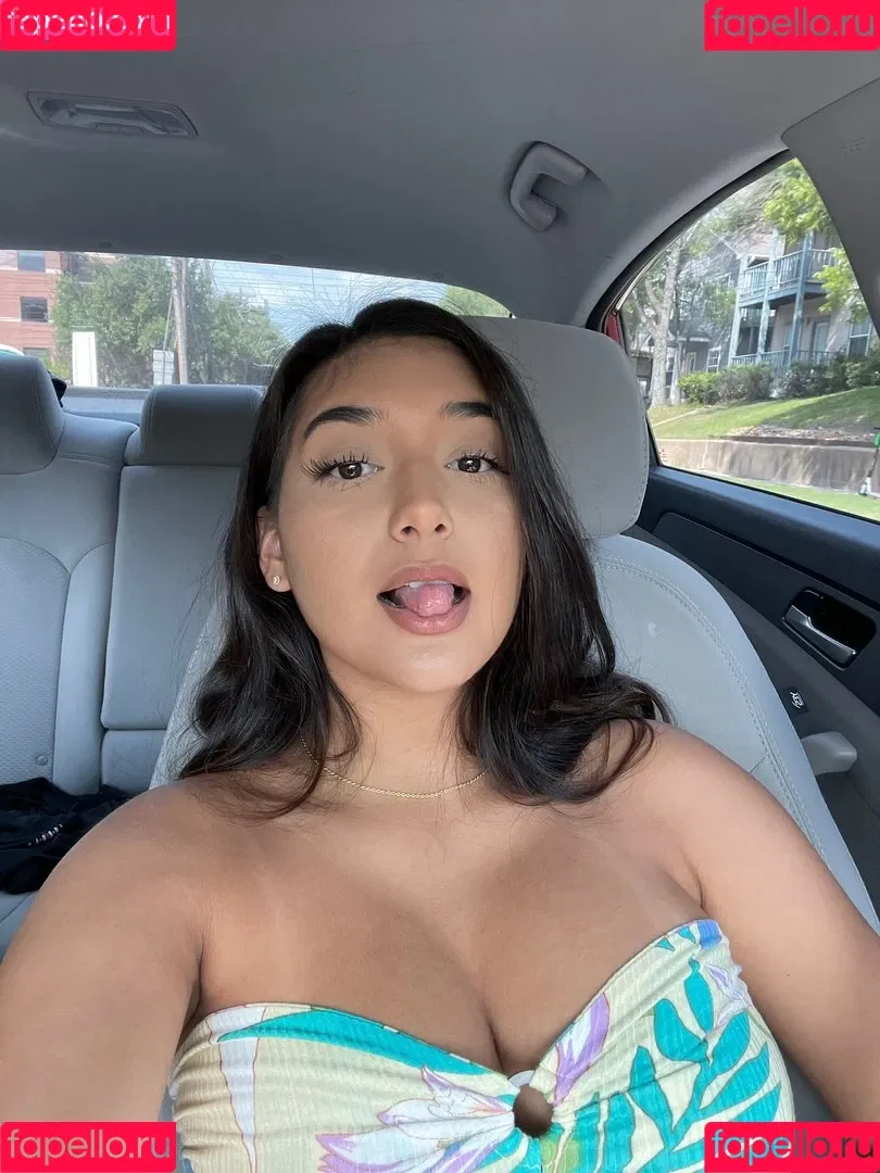 Chloe Medina Onlyfans Photo Gallery 