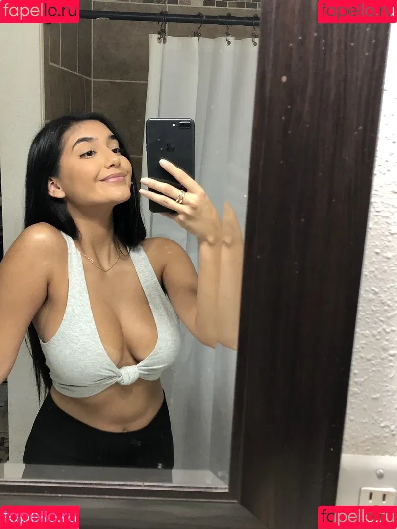 Chloe Medina Onlyfans Photo Gallery 