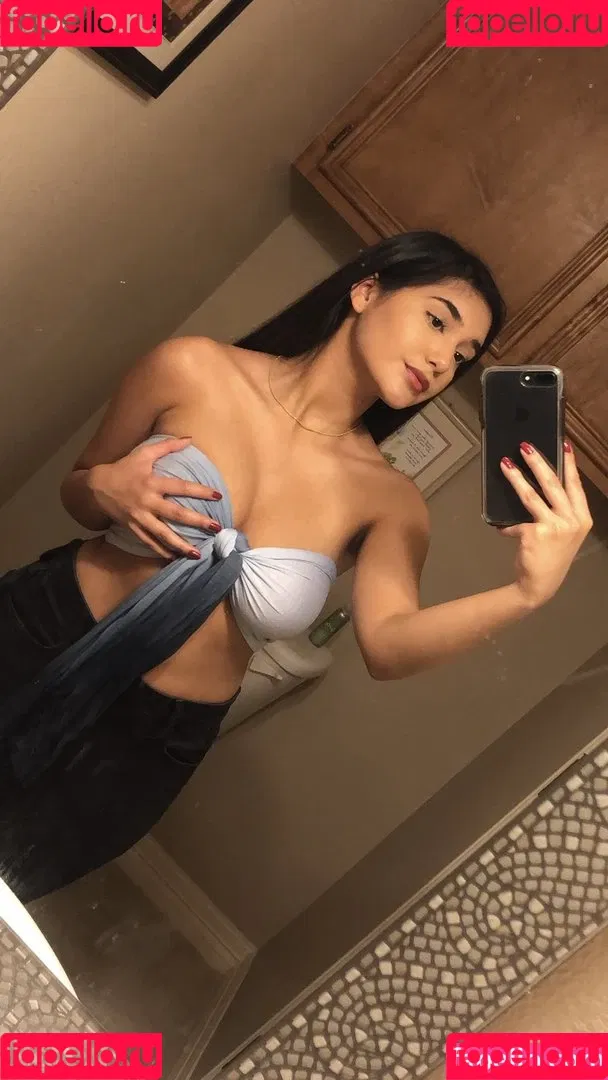 Chloe Medina Onlyfans Photo Gallery 