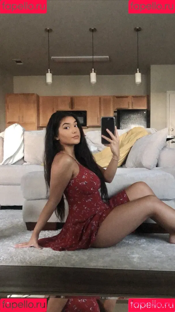 Chloe Medina Onlyfans Photo Gallery 