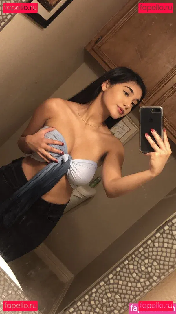 Chloe Medina Onlyfans Photo Gallery 