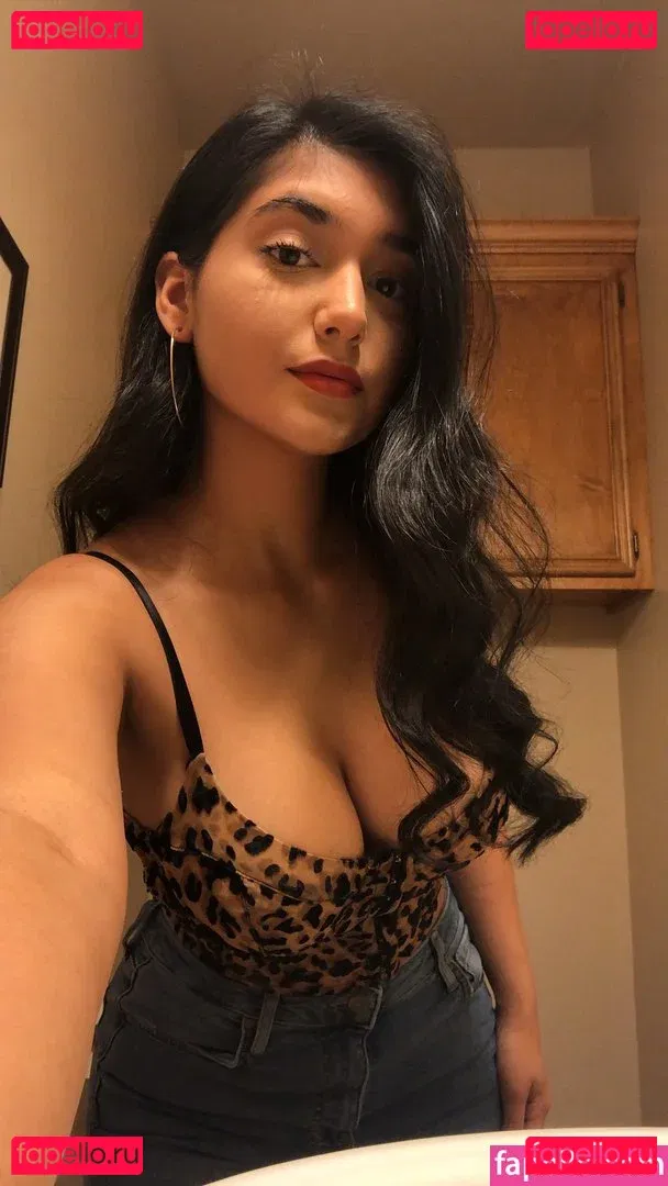 Chloe Medina Onlyfans Photo Gallery 