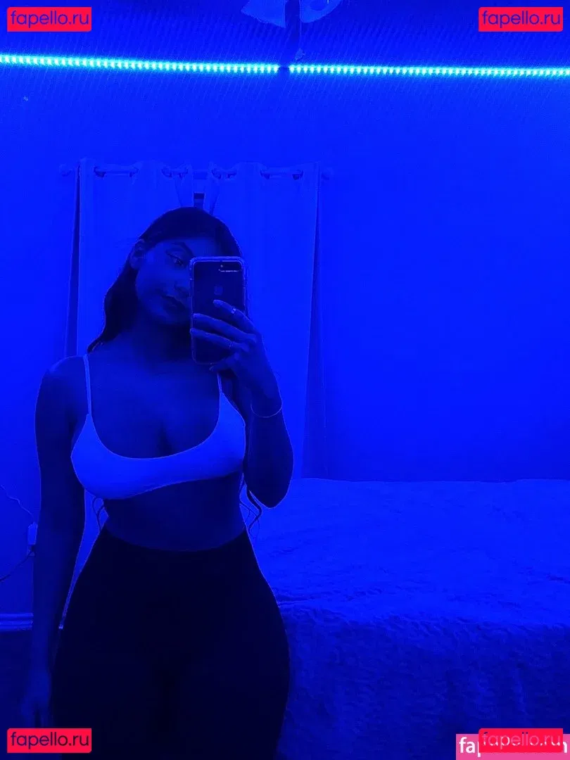 Chloe Medina Onlyfans Photo Gallery 