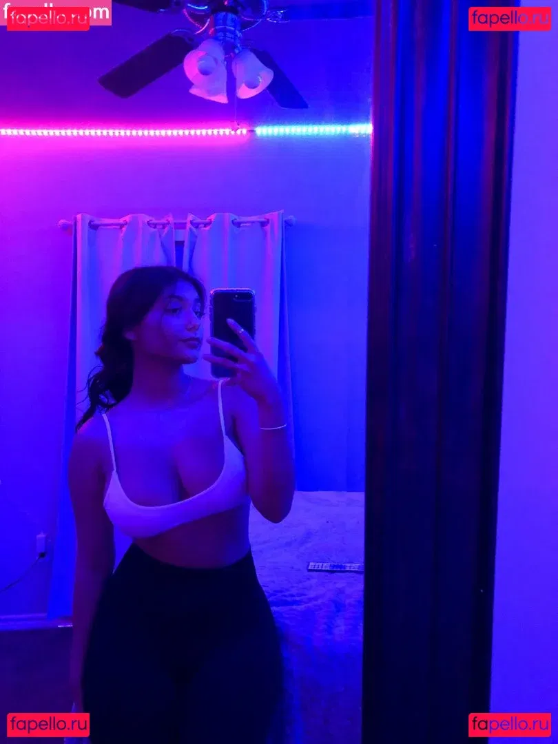 Chloe Medina Onlyfans Photo Gallery 