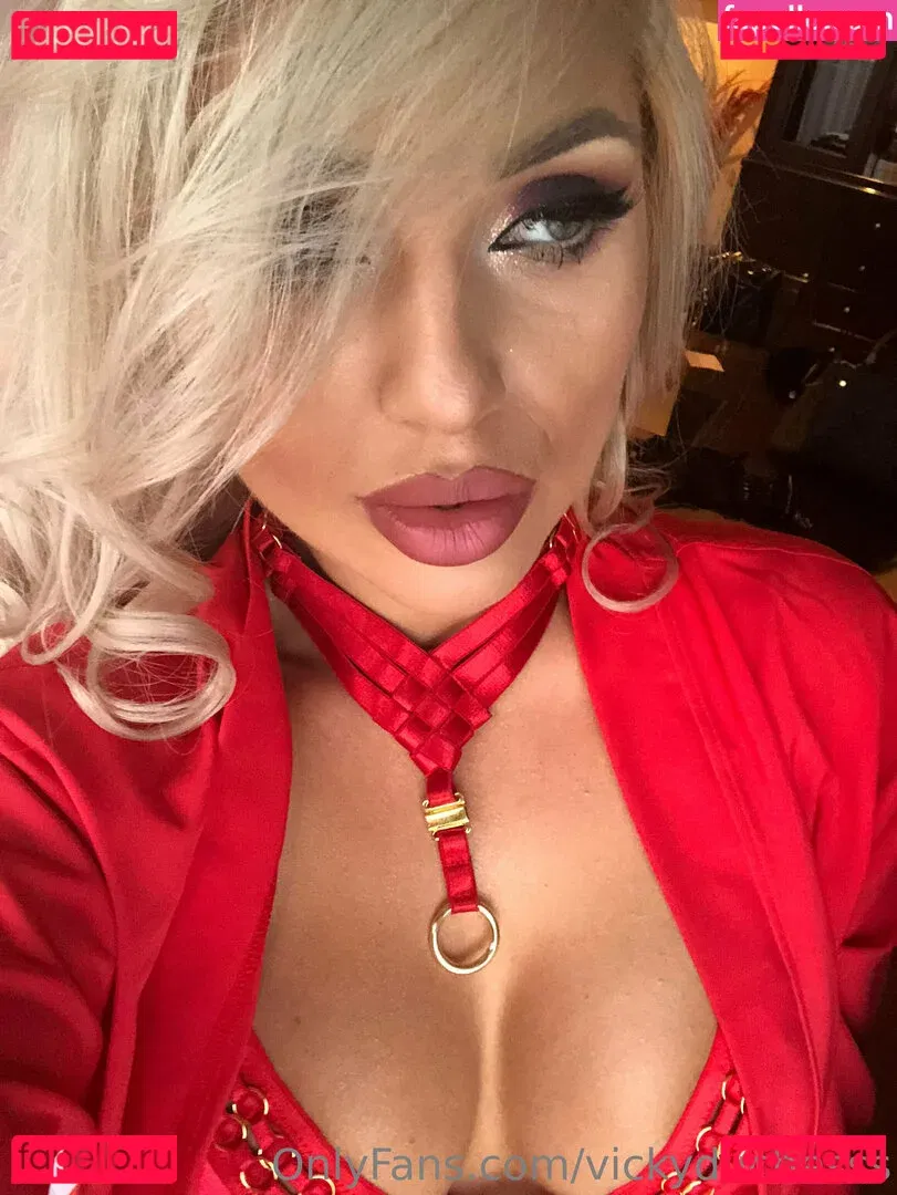 vickyduchesss Onlyfans Photo Gallery 