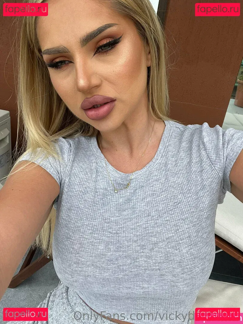 vickyduchesss Onlyfans Photo Gallery 