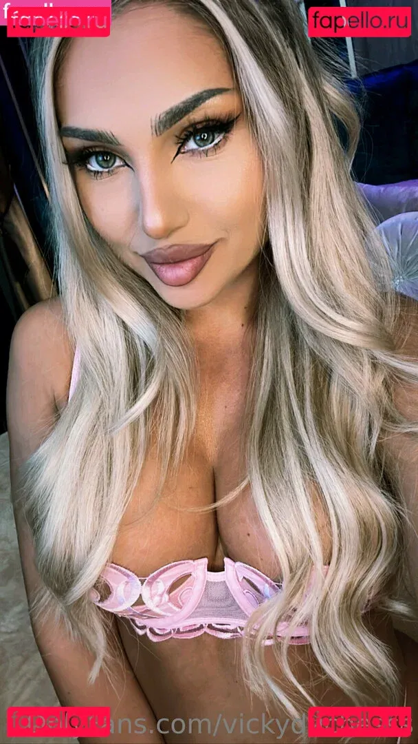 vickyduchesss Onlyfans Photo Gallery 