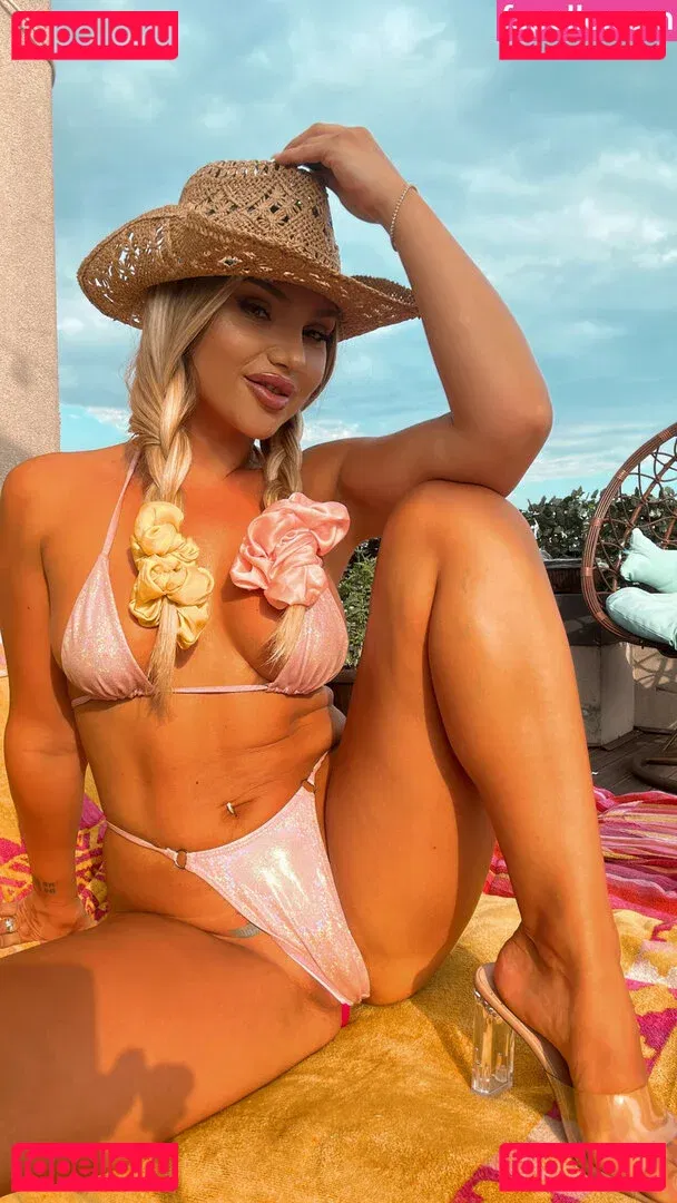 vickyduchesss Onlyfans Photo Gallery 