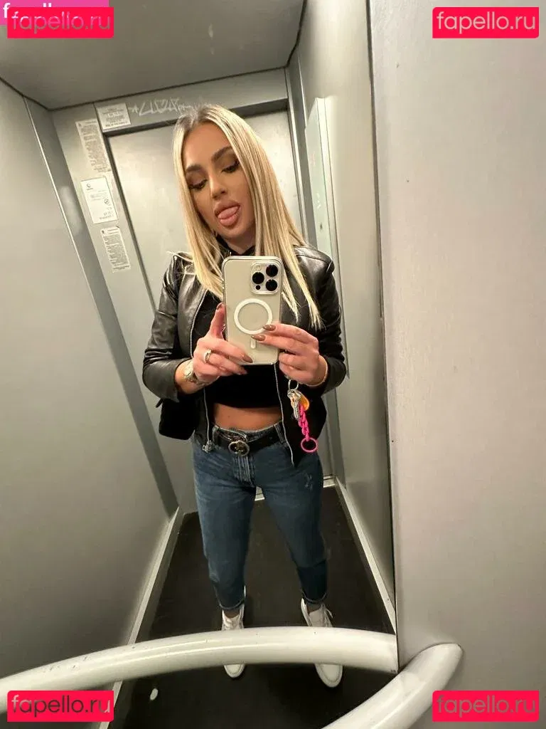 vickyduchesss Onlyfans Photo Gallery 