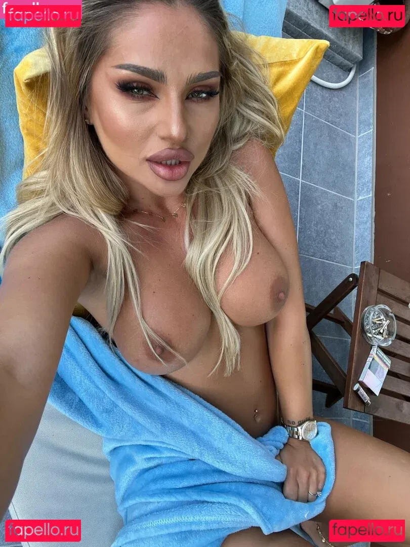 vickyduchesss Onlyfans Photo Gallery 