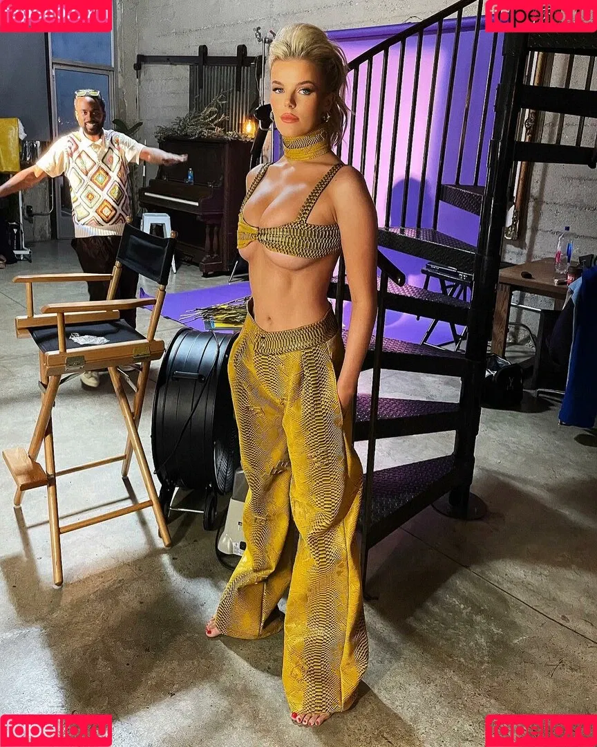 Mckenzie Hewson Onlyfans Photo Gallery 