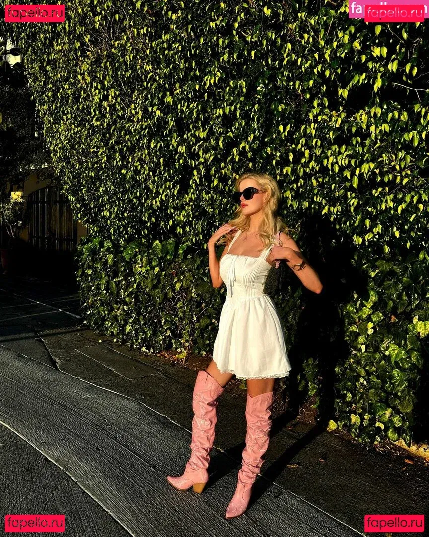 Mckenzie Hewson Onlyfans Photo Gallery 