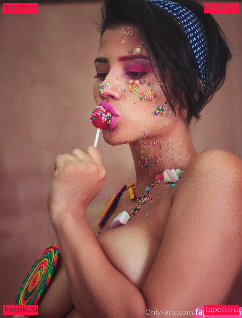 sophia.lhorens Onlyfans Photo Gallery 