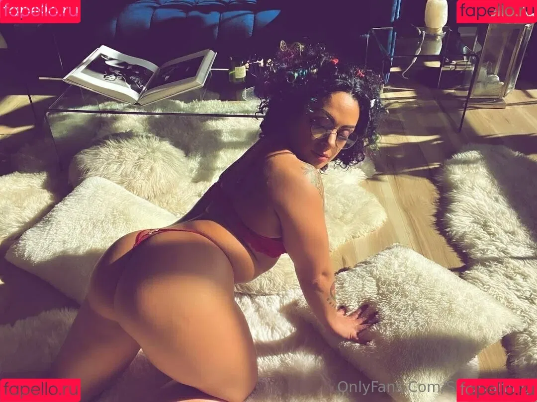 solodarling Onlyfans Photo Gallery 