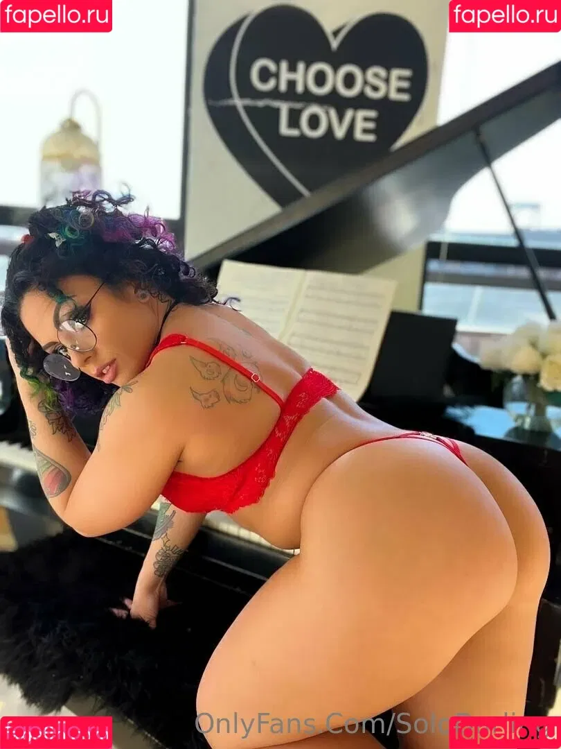 solodarling Onlyfans Photo Gallery 